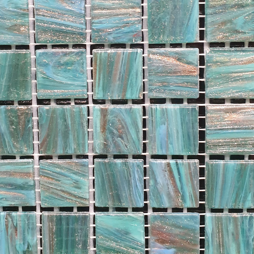 aqua mozaïek tegels op een matje